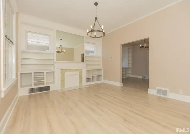 Photo 3 of Single family home for sale at 810 E Gum St, Evansville, IN 47713 | MLS# 202636540 | Listing updated on 2026-10-21