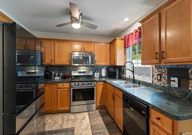 Photo 2 of Manufactured home for sale at 52860 Hollow Trl, South Bend, IN 46628 | MLS# 202636542 | Listing updated on 2026-09-16
