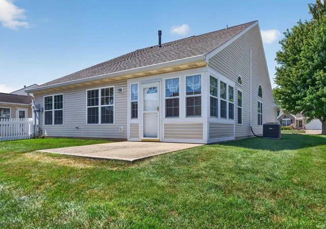 Photo 3 of Condo for sale at 2806 Bridgestone Cir, Kokomo, IN 46902 | MLS# 202636543 | Listing updated on 2026-09-07