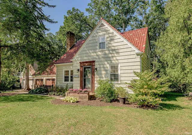 Photo 3 of Sale Pending at 4206 Hazelhurst Dr, Fort Wayne, IN 46804 | MLS# 202636544 | Listing updated on 2026-09-10