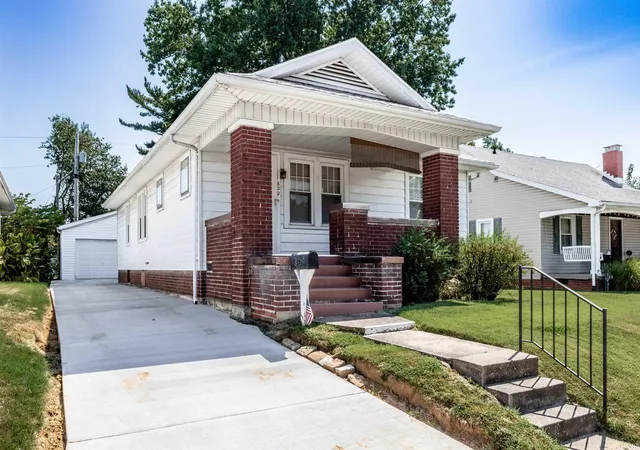 Photo 1 of Sale Pending at 622 S Bennighof Ave, Evansville, IN 47714 | MLS# 202636568 | Listing updated on 2026-09-15