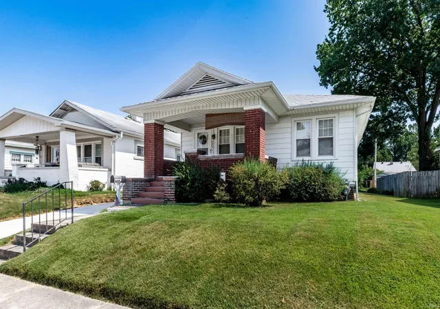 Photo 2 of Sale Pending at 622 S Bennighof Ave, Evansville, IN 47714 | MLS# 202636568 | Listing updated on 2026-09-15
