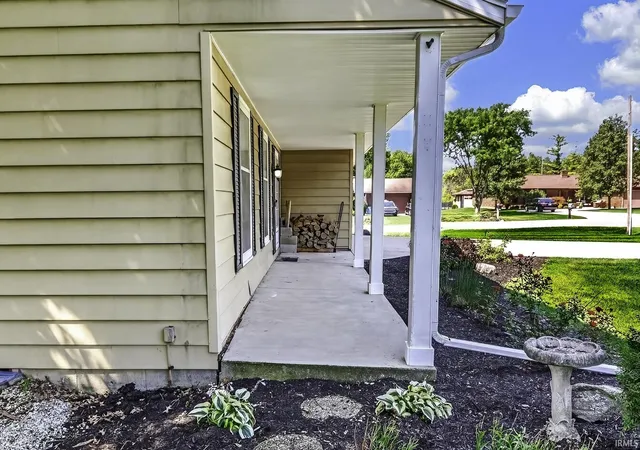 Photo 3 of Sale Pending at 619 Maplewood Dr, Ossian, IN 46777 | MLS# 202636576 | Listing updated on 2026-09-28