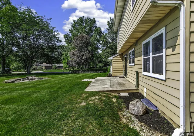 Photo 4 of Sale Pending at 619 Maplewood Dr, Ossian, IN 46777 | MLS# 202636576 | Listing updated on 2026-09-28