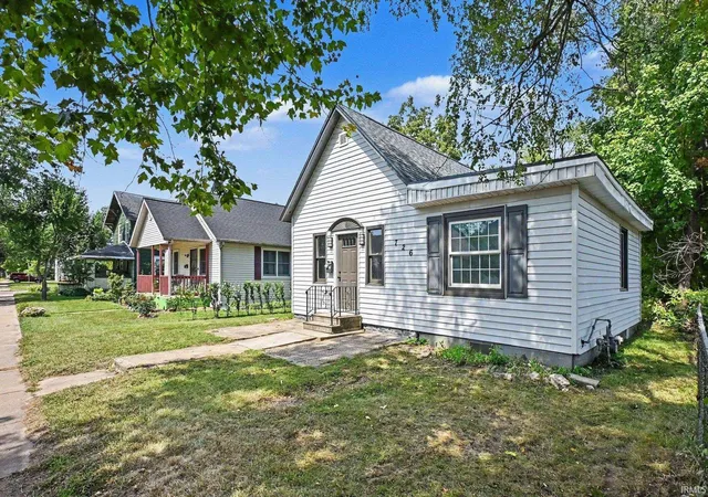 Photo 2 of Manufactured home for sale at 726 W Blaine Ave, Elkhart, IN 46516 | MLS# 202636584 | Listing updated on 2026-09-04
