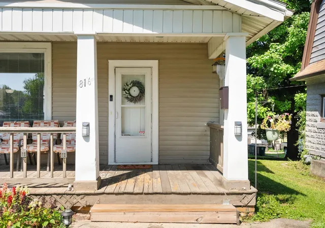 Photo 2 of Sale Pending at 816 Home Ave, Fort Wayne, IN 46807 | MLS# 202636590 | Listing updated on 2026-09-07