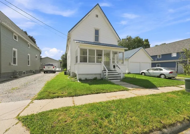 Photo 2 of Manufactured home for sale at 640 E Wayne St, Kendallville, IN 46755 | MLS# 202636592 | Listing updated on 2026-09-04