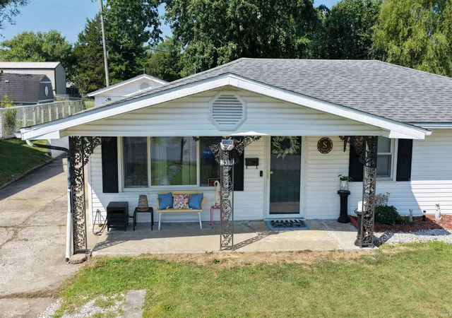 Photo 3 of Manufactured home for sale at 2305 J St, Bedford, IN 47421 | MLS# 202636594 | Listing updated on 2026-09-04