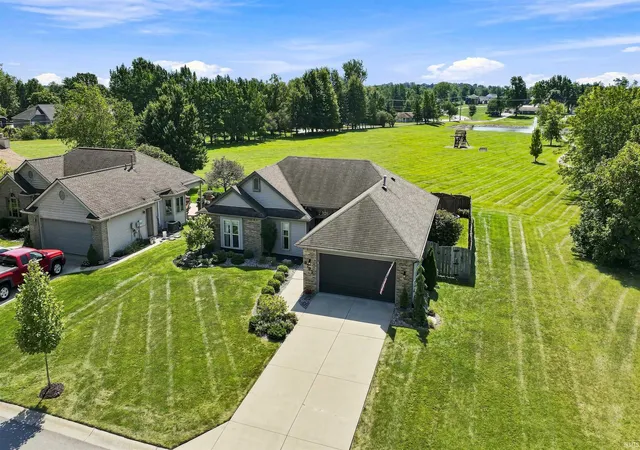 Photo 3 of Sale Pending at 8731 Ash Bourne Dr, Fort Wayne, IN 46804 | MLS# 202636603 | Listing updated on 2026-09-12