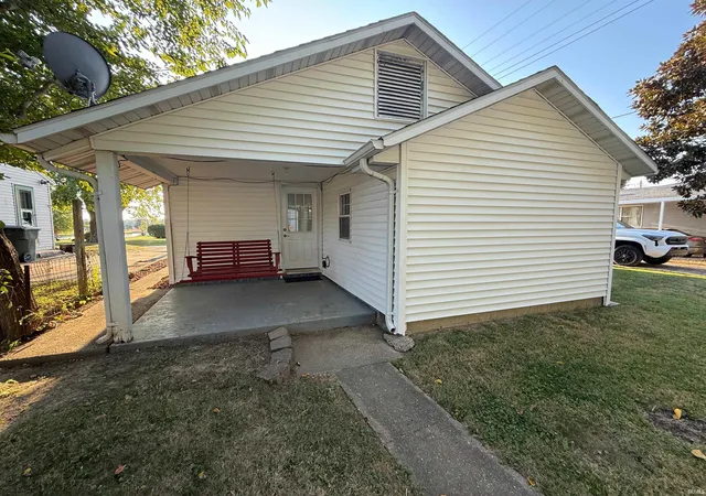 Photo 1 of Manufactured home for sale at 722 S West St, Oakland City, IN 47660 | MLS# 202636610 | Listing updated on 2026-09-10