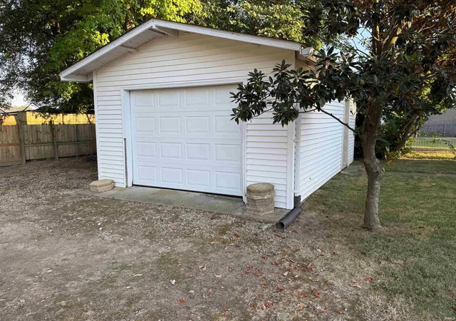 Photo 4 of Manufactured home for sale at 722 S West St, Oakland City, IN 47660 | MLS# 202636610 | Listing updated on 2026-09-10