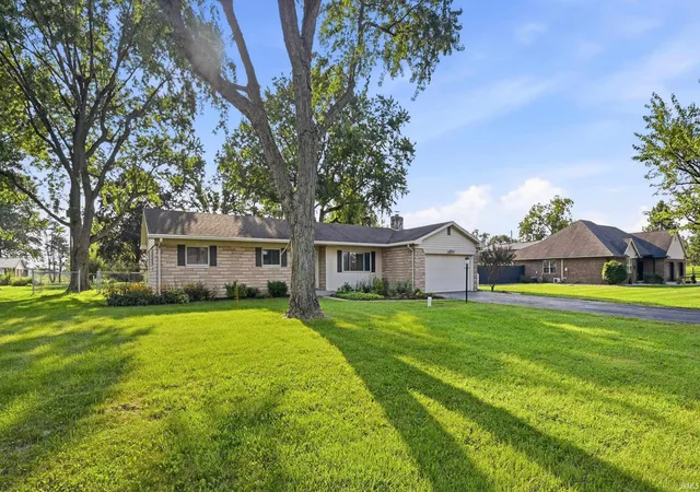 Photo 2 of Manufactured home for sale at 8000 S Sun Mor Dr, Muncie, IN 47302 | MLS# 202636619 | Listing updated on 2026-09-16