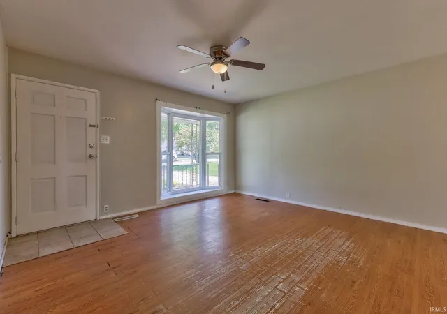 Photo 3 of Sale Pending at 4212 Meadowridge Rd, Evansville, IN 47710 | MLS# 202636623 | Listing updated on 2026-09-08