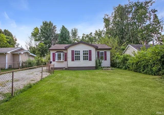 Photo 3 of Manufactured home for sale at 2123 Cass Ave, Evansville, IN 47714 | MLS# 202636629 | Listing updated on 2026-09-18