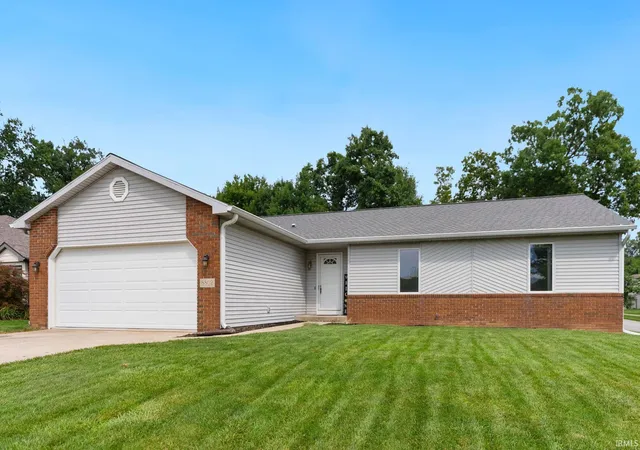 Photo 2 of Sale Pending at 8802 Spring Forest Dr, Fort Wayne, IN 46804 | MLS# 202636652 | Listing updated on 2026-09-08