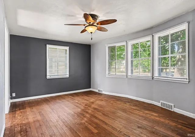 Photo 2 of Manufactured home for sale at 1450 Longfellow Ave, South Bend, IN 46615 | MLS# 202636657 | Listing updated on 2026-09-17