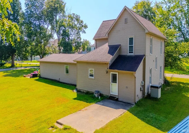 Photo 3 of Manufactured home for sale at 626 Sivey St, Wabash, IN 46992 | MLS# 202636692 | Listing updated on 2026-09-04