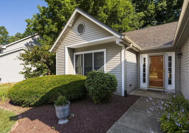 Photo 3 of Manufactured home for sale at 710 Bur Oak W Ct, Lafayette, IN 47909 | MLS# 202636708 | Listing updated on 2026-10-08