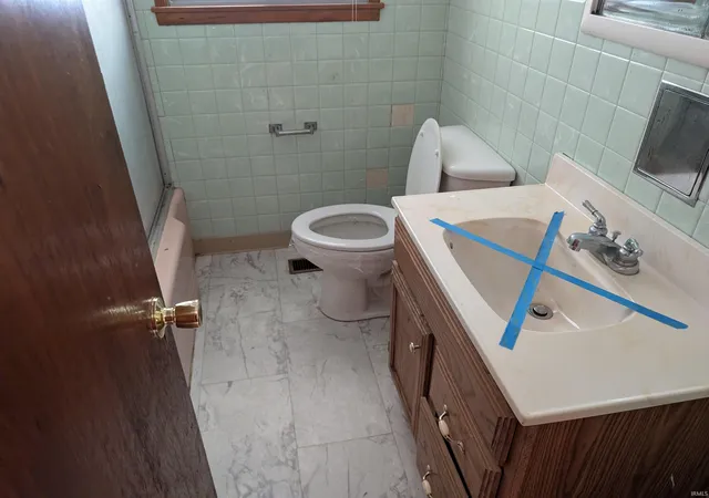 Photo 4 of Manufactured home for sale at 260 W Prairie St, Lyons, IN 47443 | MLS# 202636728 | Listing updated on 2026-09-04