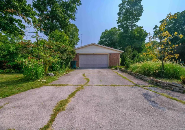 Photo 3 of Manufactured home for sale at 2308 W Purdue Ave, Muncie, IN 47304 | MLS# 202636737 | Listing updated on 2026-09-08