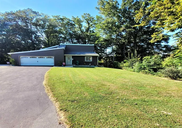Photo 2 of Sale Pending at 329 W North St, Delphi, IN 46923 | MLS# 202636743 | Listing updated on 2026-09-22