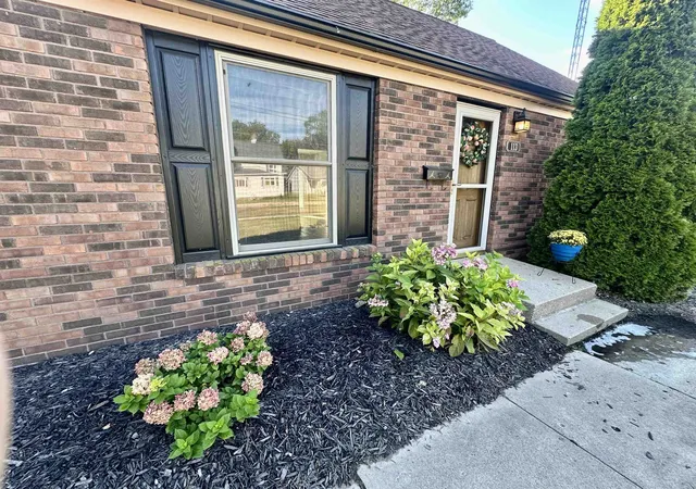 Photo 3 of Manufactured home for sale at 113 Joe Wheeler St, Angola, IN 46703 | MLS# 202636750 | Listing updated on 2026-09-10