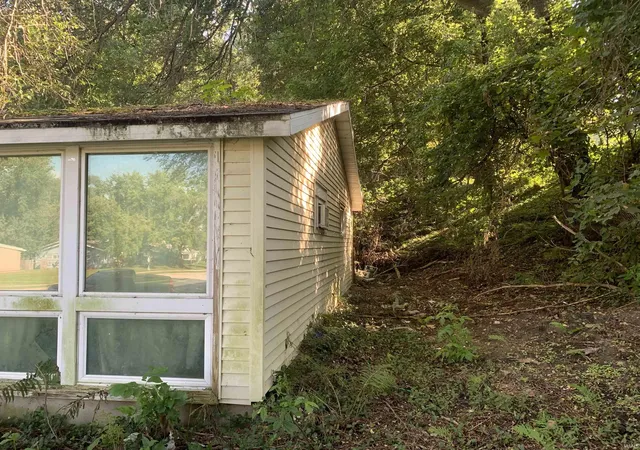 Photo 3 of Manufactured home for sale at 219 Kings Ct, Mishawaka, IN 46544 | MLS# 202636761 | Listing updated on 2026-09-08