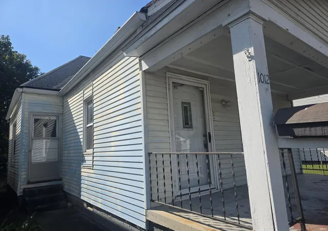 Photo 2 of Manufactured home for sale at 1012 N Elliott St, Evansville, IN 47711 | MLS# 202636775 | Listing updated on 2026-09-05