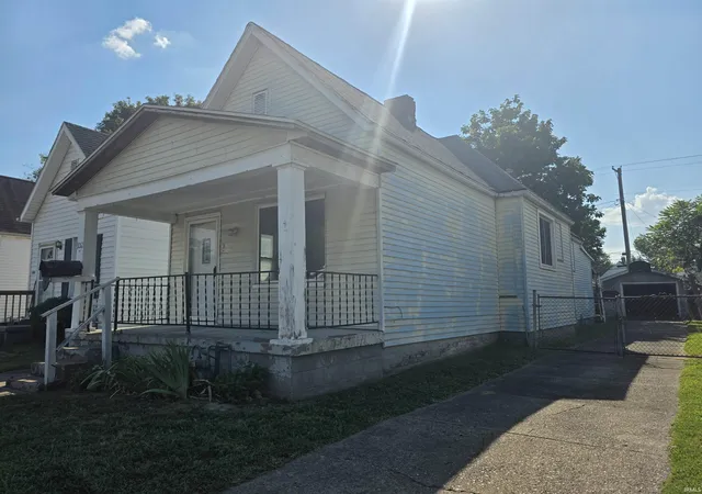 Photo 3 of Manufactured home for sale at 1012 N Elliott St, Evansville, IN 47711 | MLS# 202636775 | Listing updated on 2026-09-05