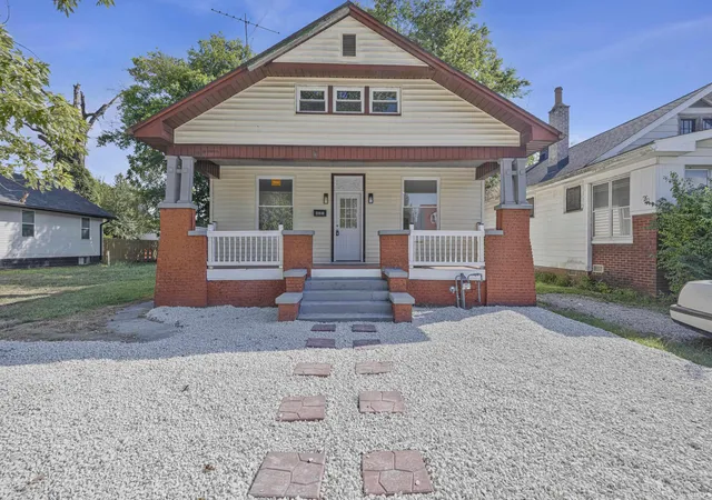 Photo 1 of Manufactured home for sale at 823 Monroe Ave, Evansville, IN 47713 | MLS# 202636786 | Listing updated on 2026-09-15