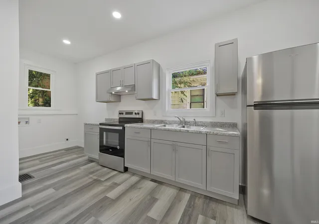 Photo 3 of Manufactured home for sale at 823 Monroe Ave, Evansville, IN 47713 | MLS# 202636786 | Listing updated on 2026-09-15