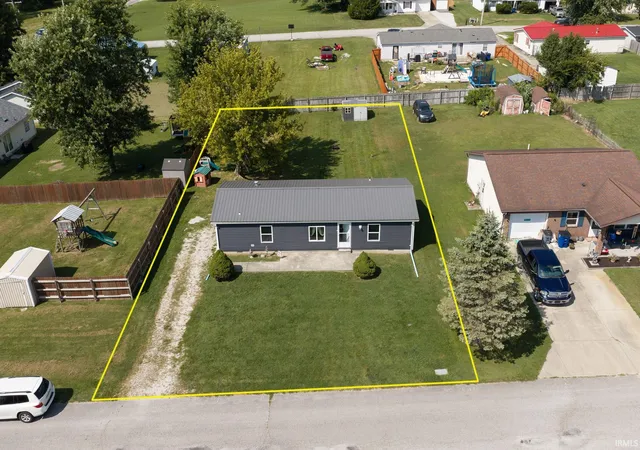Photo 2 of Manufactured home for sale at 55 Diana St, Mitchell, IN 47446 | MLS# 202636790 | Listing updated on 2026-09-05