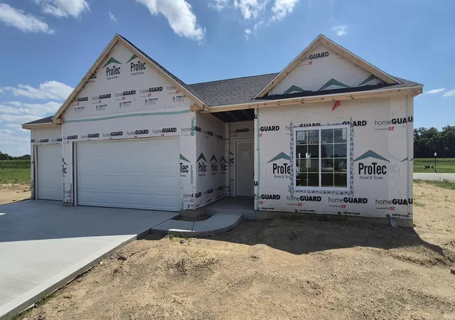 Photo 2 of Manufactured home for sale at 2490 Bandit Cvs, Winona Lake, IN 46590 | MLS# 202636796 | Listing updated on 2026-10-07