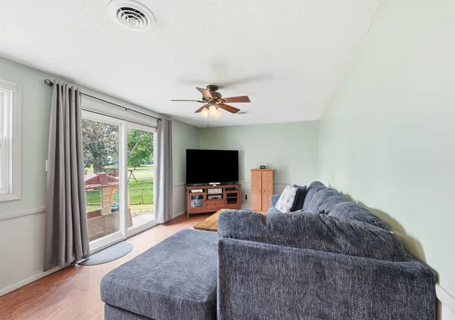 Photo 4 of Sale Pending at 812 Glenwood Pl, Kendallville, IN 46755 | MLS# 202636798 | Listing updated on 2026-09-07