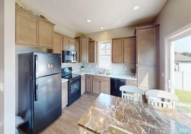 Photo 4 of Sale Pending at 1405 N Hunters Xing Pass, Huntingburg, IN 47542 | MLS# 202636799 | Listing updated on 2026-09-12