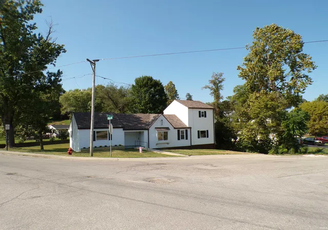 Manufactured home for sale at 215 N Oak St, Paoli, IN 47454 | MLS# 202636805