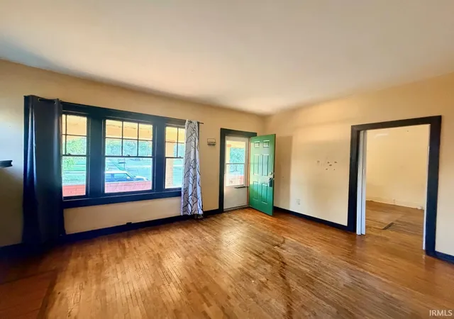 Photo 2 of Sale Pending at 1104 Madison Ave, Evansville, IN 47714 | MLS# 202636815 | Listing updated on 2026-10-13