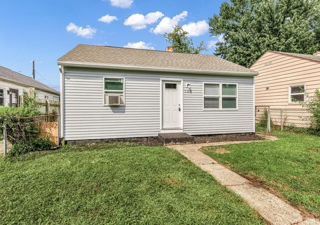 Photo 3 of Manufactured home for sale at 105 N Wellington St, South Bend, IN 46619 | MLS# 202636817 | Listing updated on 2026-09-05