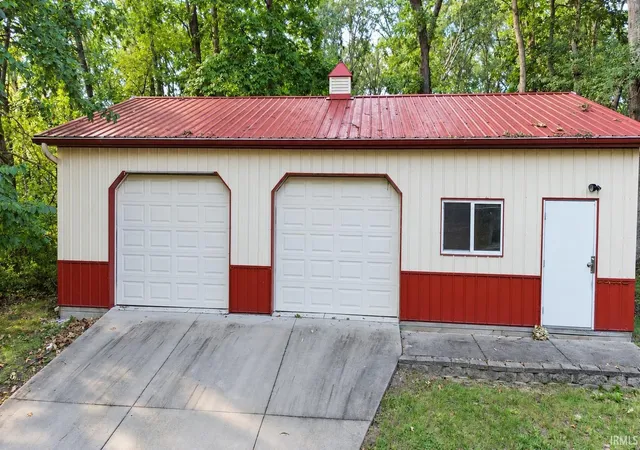 Photo 3 of Sale Pending at 14822 Reeder Rd, Crown Point, IN 46307 | MLS# 202636823 | Listing updated on 2026-09-16