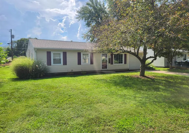 Photo 2 of Sale Pending at 1409 S Pleasantview Dr, Yorktown, IN 47396 | MLS# 202636828 | Listing updated on 2026-09-17