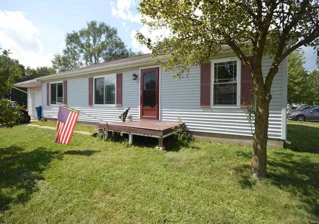 Manufactured home for sale at 302 Georgia St, Walkerton, IN 46574 | MLS# 202636833