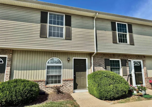 Condo for sale at 729 E Sherwood Hills Dr, Bloomington, IN 47401 | MLS# 202636841