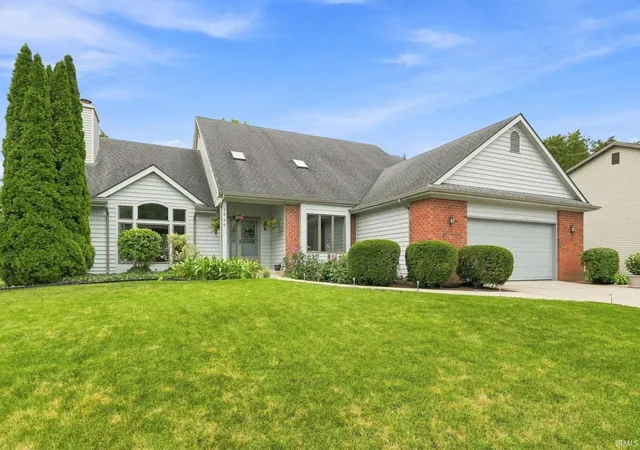 Photo 1 of Sale Pending at 1516 Benham Dr, Fort Wayne, IN 46815 | MLS# 202636845 | Listing updated on 2026-09-07