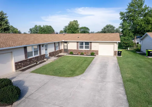 Photo 2 of Sale Pending at 1511 Avon Pl, Huntington, IN 46750 | MLS# 202636847 | Listing updated on 2026-09-28