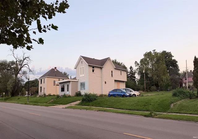Photo 4 of Sale Pending at 3121 S Calhoun St, Fort Wayne, IN 46807 | MLS# 202636855 | Listing updated on 2026-09-17