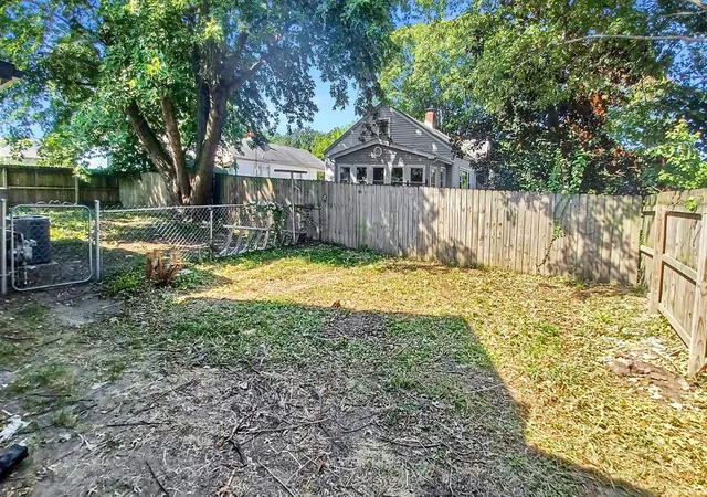 Photo 18 of Sale Pending at 311 E Oregon St, Evansville, IN 47711 | MLS# 202636864 | Listing updated on 2026-09-09