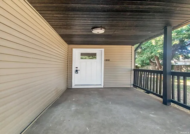 Photo 2 of Sale Pending at 311 E Oregon St, Evansville, IN 47711 | MLS# 202636864 | Listing updated on 2026-09-09