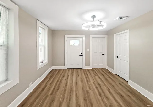 Photo 3 of Sale Pending at 311 E Oregon St, Evansville, IN 47711 | MLS# 202636864 | Listing updated on 2026-09-09