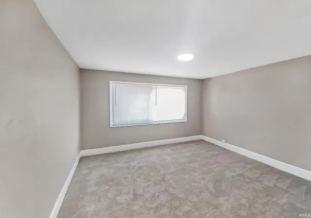 Photo 4 of Sale Pending at 311 E Oregon St, Evansville, IN 47711 | MLS# 202636864 | Listing updated on 2026-09-09