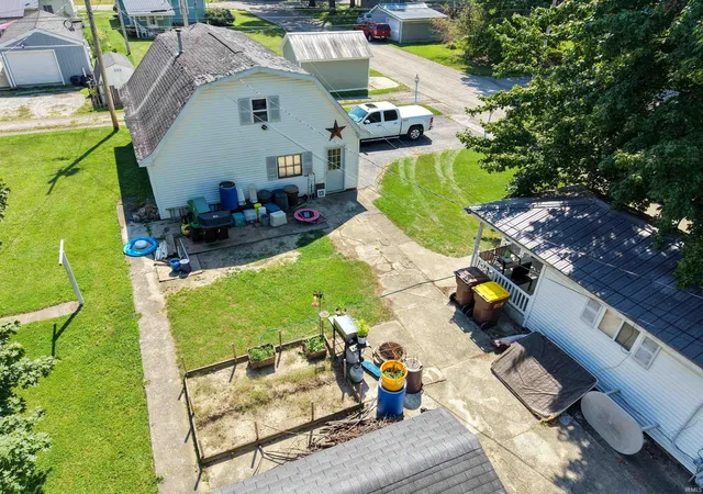 Photo 3 of Manufactured home for sale at 1128 W Cherry St, Bluffton, IN 46714 | MLS# 202636866 | Listing updated on 2026-09-06